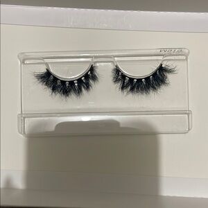 Dramatic Black False Eyelashes mink